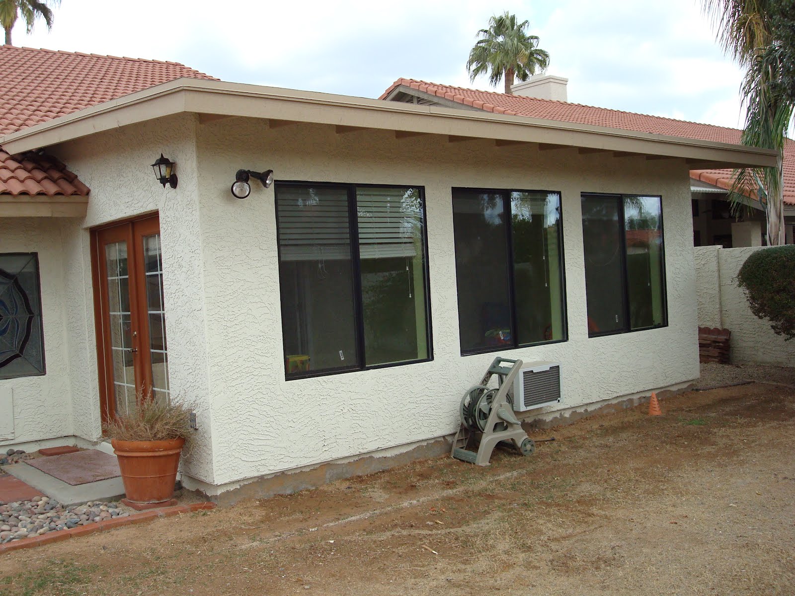 Room addition in Scottsdale Arizona with an air conditioning unit that cool and heat the new living space